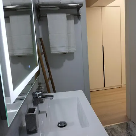 아파트 Marina White Titanic *