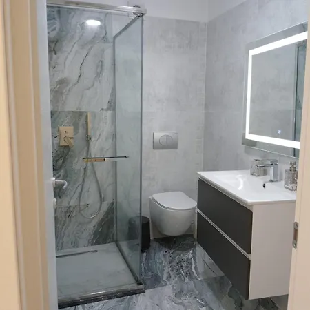 Marina White Titanic Appartement